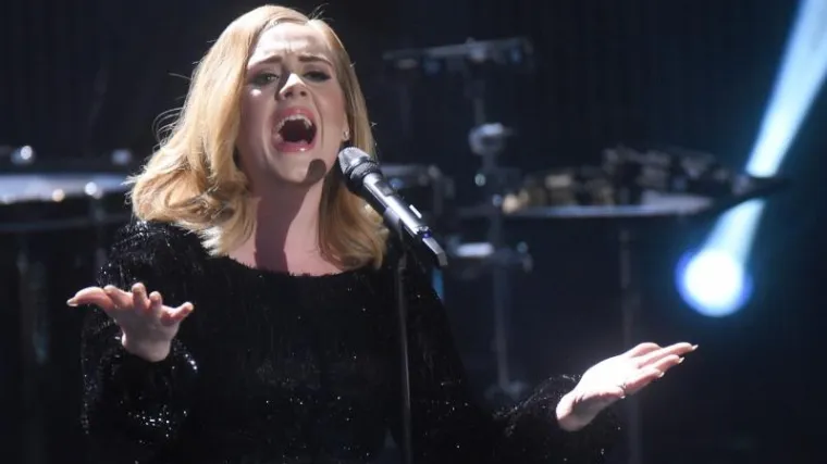 Predsjednički kandidati bez dopu&scaron;tenja pu&scaron;tali Adeline hitove na skupovima, pjevačica rekla: 'Nećete vi&scaron;e!'