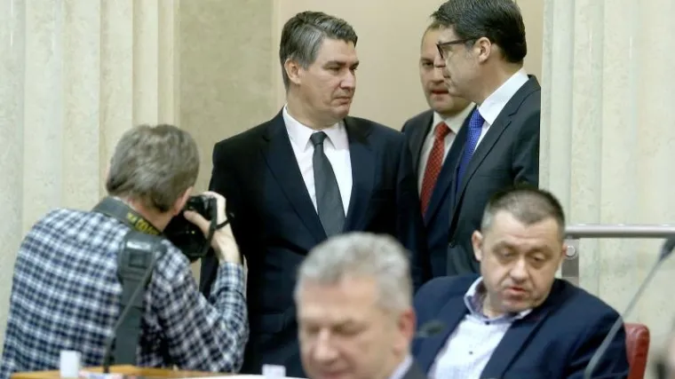 Svima je jasno za&scaron;to je oti&scaron;ao iz vlade