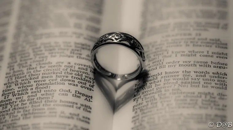 Pogledajte &scaron;to je ova žena dala ugravirati mužu na vjenčani prsten