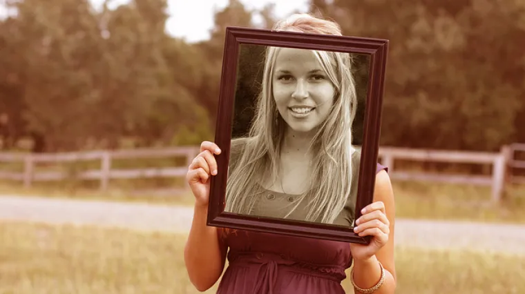 Dosta joj je velikih očekivanja pa je odlučila raditi isto &scaron;to i dečki, biti zaje**na