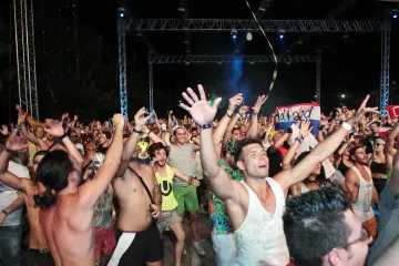 Prekinut techno party na Peristilu: Splićani negodovali zbog nesnosne buke pa je Baldasar zatražio premještaj