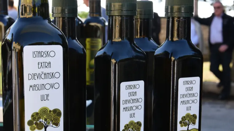 Prevara potro&scaron;ača: lažna svaka treća boca ekstra djevičanskog maslinovog ulja
