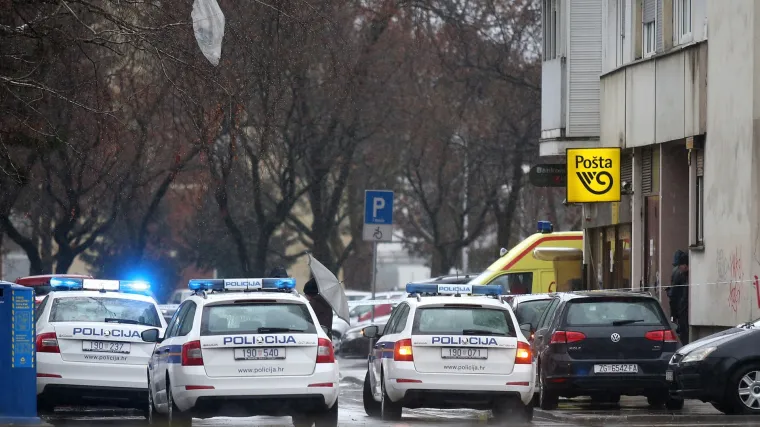 Spasila ga pancirka: razbojnik nakon neuspje&scaron;ne pljačke po&scaron;te zapucao u za&scaron;titara