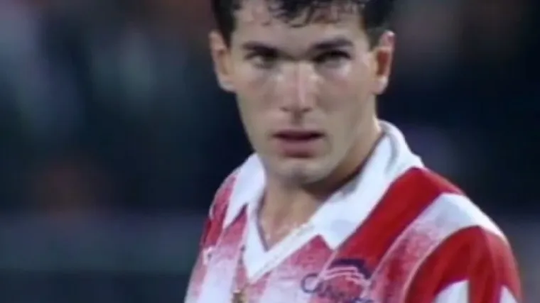 Prvi gol u karijeri donio je Zidaneu novi Renault Clio