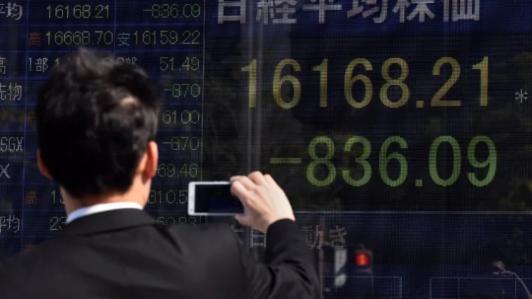 Svijet pliva u nafti, a cijene tonu