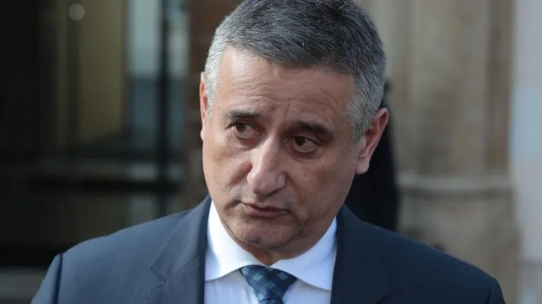 "Vidio sam fotografiju Hasanbegovića, ne vidi se nikakav usta&scaron;ki znak"