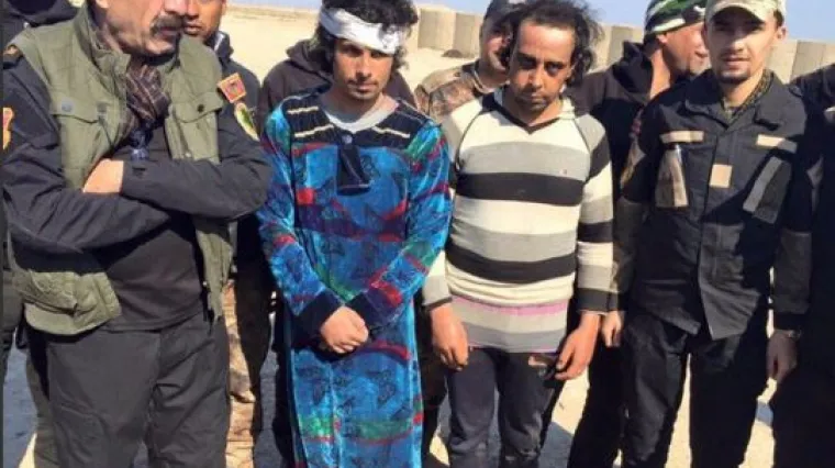 Džihadisti obrijanih brada odjeveni kao žene bježe glavom bez obzira