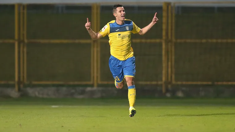 Nogometa&scaron; Lokomotive pijan skrivio nesreću: te&scaron;ko ozlijeđen nakon &scaron;to se zabio u stup