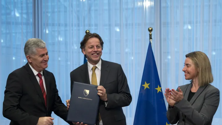 Povijesni dan: predsjednik predsjedni&scaron;tva BiH predao zahtjev za članstvo u EU