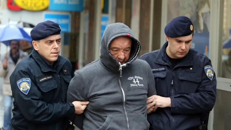 Ovo je mu&scaron;karac osumnjičen za pucnjavu u centru Rijeke: u parku je te&scaron;ko ranio 60-godi&scaron;njaka