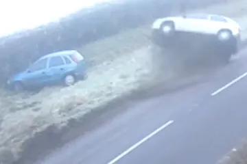 Evo što se događa kad ne vozite oprezno po ledu