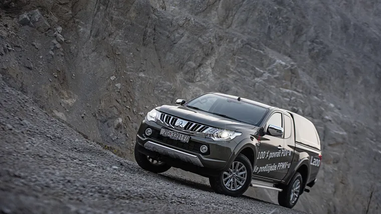 MITSUBISHI L200 CLUB CAB Impresivan japanski pickup