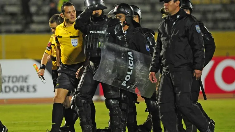 Dobio crveni karton, uzeo pi&scaron;tolj pa mučki ubio suca