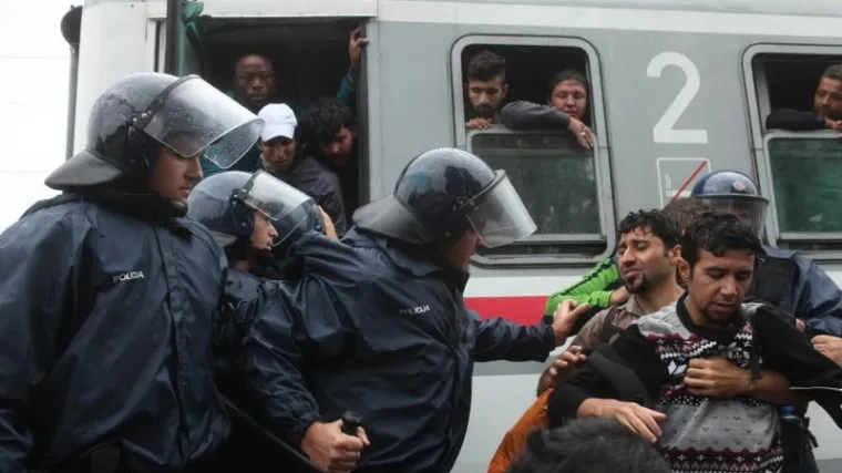 MUP poslao stotinjak interventnih policajaca u Slavoniju