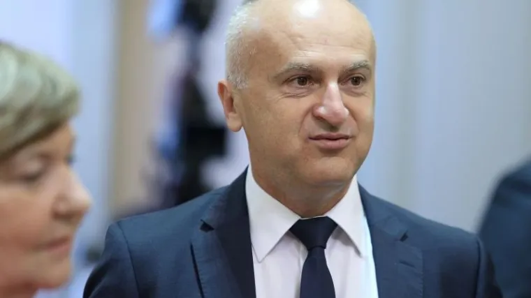 Kada dečki iz HVO-a budu dizali spomenik, pored Bruce Leeja u Mostaru će napraviti i moj