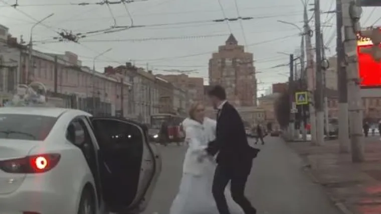 Ovom paru je sasvim svejedno jer su se rastali čim su iza&scaron;li iz crkve