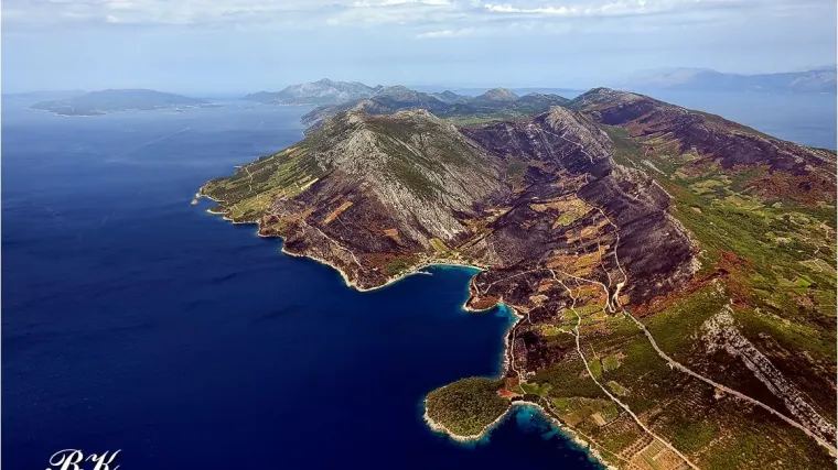 Pogledajte fotografiju koja zorno prikazuje razmjere požara na Pelje&scaron;cu