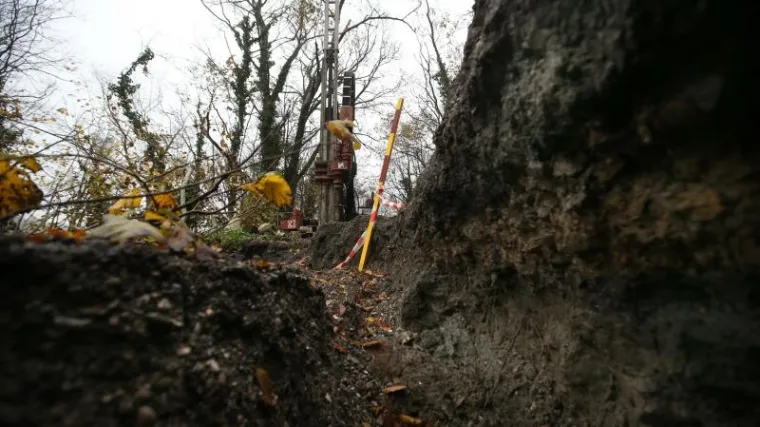 Zemlja prijeti kućama