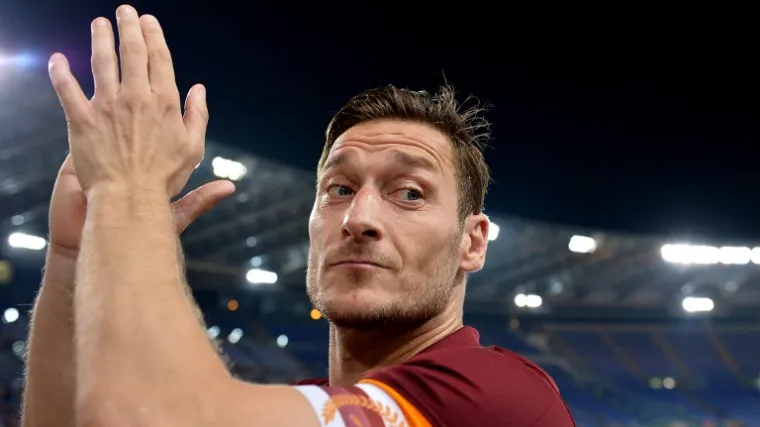 Nakon &scaron;to je Totti otvorio du&scaron;u, klub mu je zatvorio vrata i izbacio ga iz momčadi