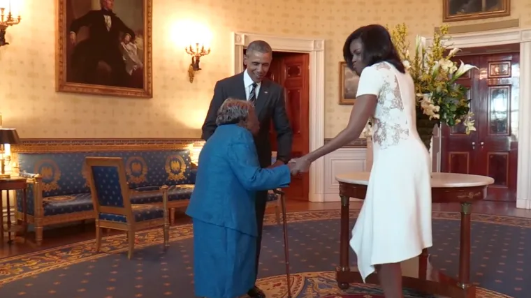 Ovo se ne viđa svaki dan: Barack i Michelle Obama zaplesali s nevjerojatnom 106-godi&scaron;njakinjom