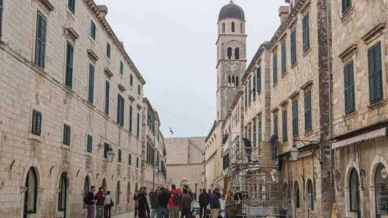 Na Stradunu se postavljaju kulise za snimanje 'Star Warsa'