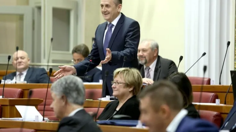 Prgomet napao Most, Bulj mu ekspresno odgovorio