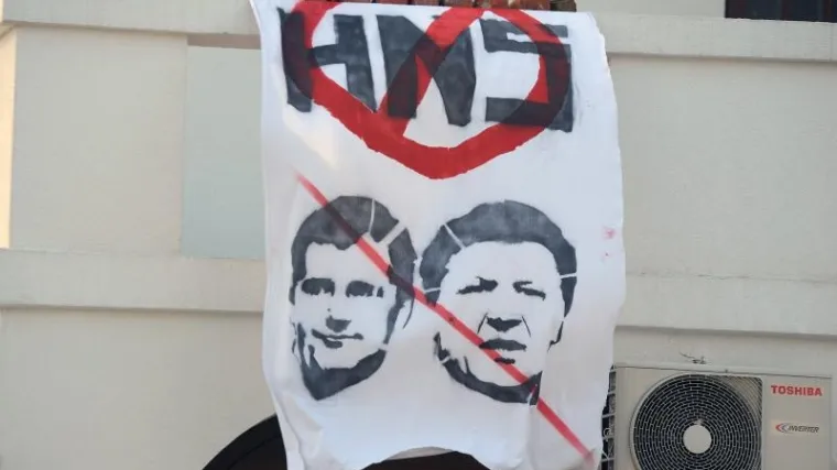 "Vi ste jedan isfrustrirani bolesnik. Idite doma liječiti komplekse"