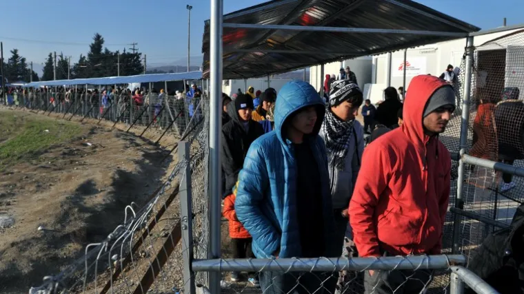 Granica Makedonije i Grčke je potpuno zatvorena, tisuće ljudi zarobljeno