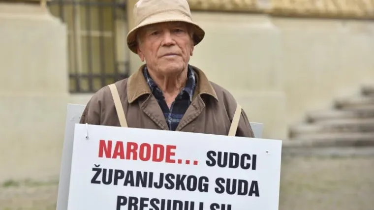 82-godi&scaron;njak već treći dan prosvjeduje pred sudom zbog sporne presude