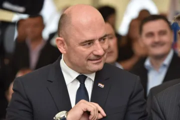 Milijan Brkić nije baš sasvim siguran što ima, ni kako je to stekao