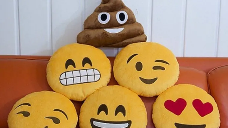 Dragi Fejsbuče, bolje da si palac pretvorio u srednji prst!