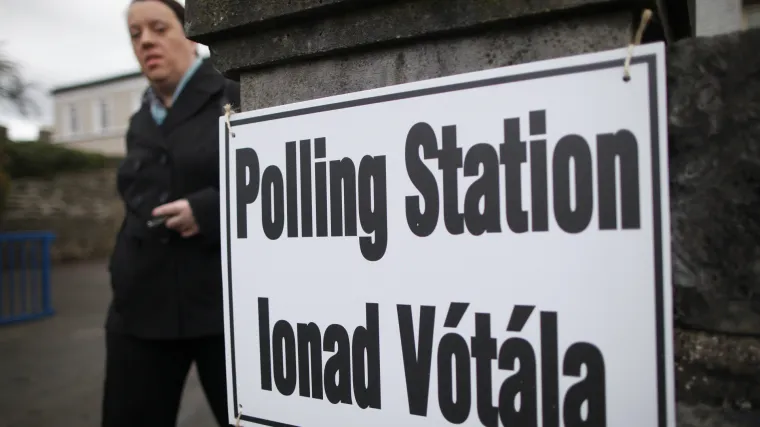 Irci iza&scaron;li na birali&scaron;ta: izlazne ankete kažu da će vladajuća koalicija izgubiti većinu