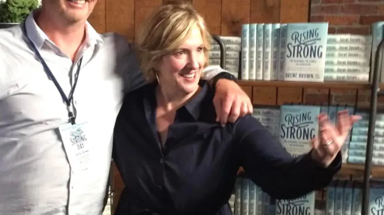 Žena se &scaron;okirala kada je otkrila tko ju poziva na ples