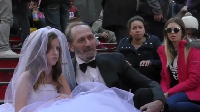 Pogledajte kako su ljudi reagirali kada su vidjeli 65-godi&scaron;njaka i njegovu 12-godi&scaron;nju mladenku!