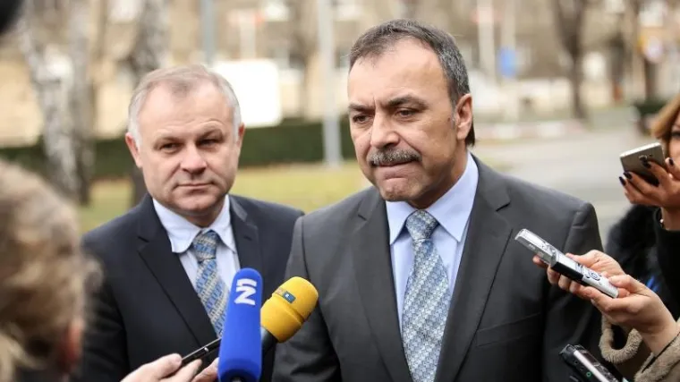 traži hitne smjene, Mostov ministar: 'Ako ne prestanete, napu&scaron;tam Vladu!'