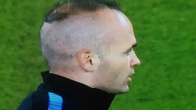 Iniesta ponovno ima novu frizuru!
