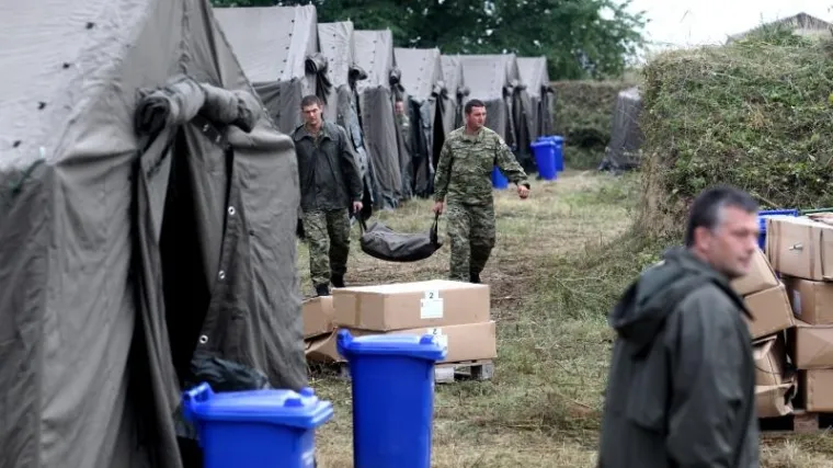 Vlada mijenja zakon kako bi oružane snage mogle pomoći policiji