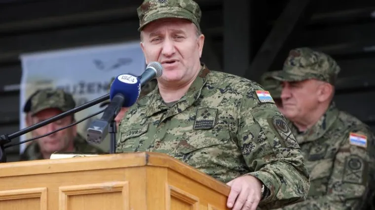 'Obvezni vojni rok je političko pitanje i nije prioritet'