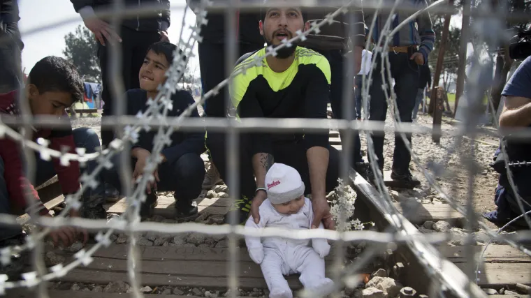 Merkel najavila izvanredni summit čelnika EU, Komisija priprema plan pomoći Grčkoj