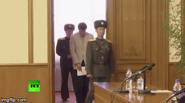 Sjeverna Koreja uhvatila američkog studenta u krađi, morao izvesti cijeli cirkus kao pokoru