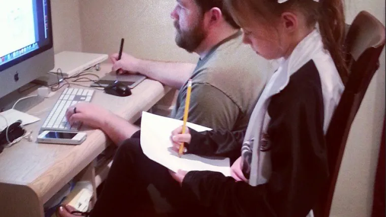 Tata i kći potpuno zbunili internet naizgled običnom fotografijom koja ima puno zanimljivih detalja