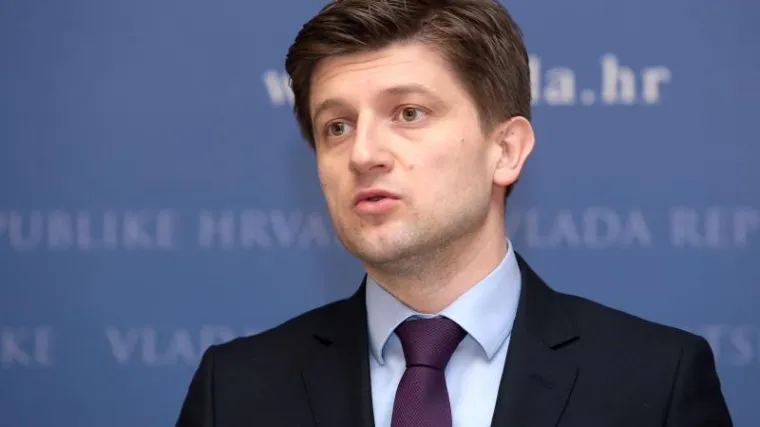 'Masu plaća u javnoj upravi vidim kao problem, slijede smanjenja i otkazi'