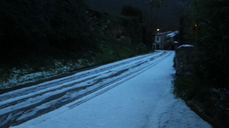 Najjača tuča u Dalmaciji u posljednjih desetak godina: snijeg na Mosoru i Kame&scaron;nici