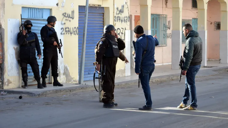 Islamska država izvela novi jezivi napad: meta su bili vojnici i policajci, a ubijeno je najmanje 50 osoba!