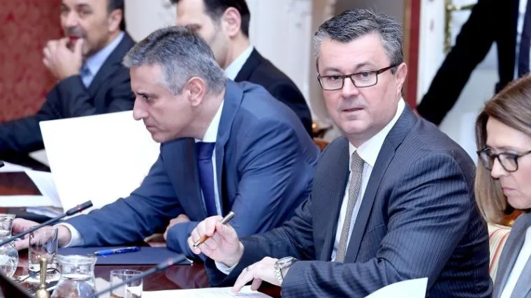 U HDZ-U SU BIJESNI: Sve nategnutiji odnosi između Karamarka i Oreškovića