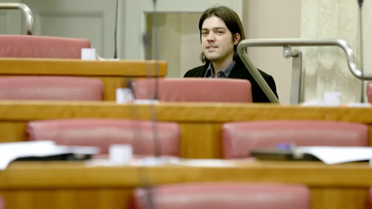 Sinčić postavlja neke nove standarde: na Facebooku objavio 'ispričnicu' za nedolazak u Sabor