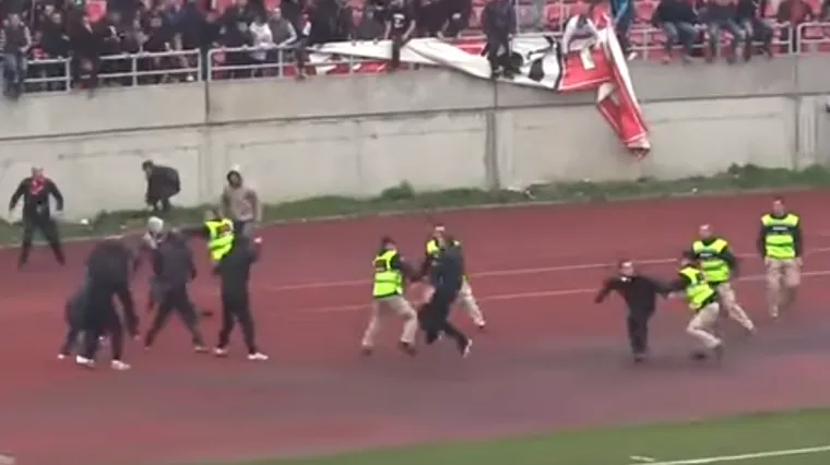 Horde zla divljale u Tuzli pa izbačene sa stadiona