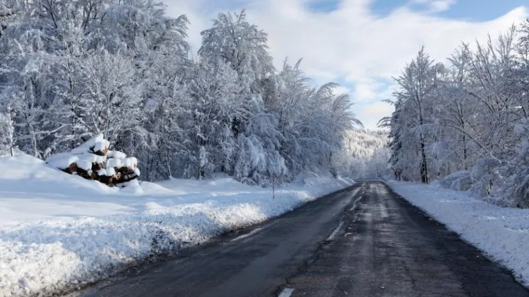 Snijeg pada u Gorskom kotaru i Lici, a u ostatku Hrvatske...