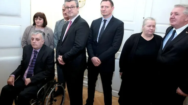 Predložit će svoga kandidata za ministra branitelja?