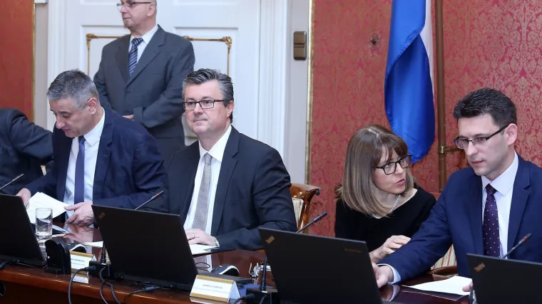 Vlada objavila op&scaron;iran plan za rje&scaron;avanje ekonomskih neravnoteža: evo &scaron;to nas sve čeka idućih godina